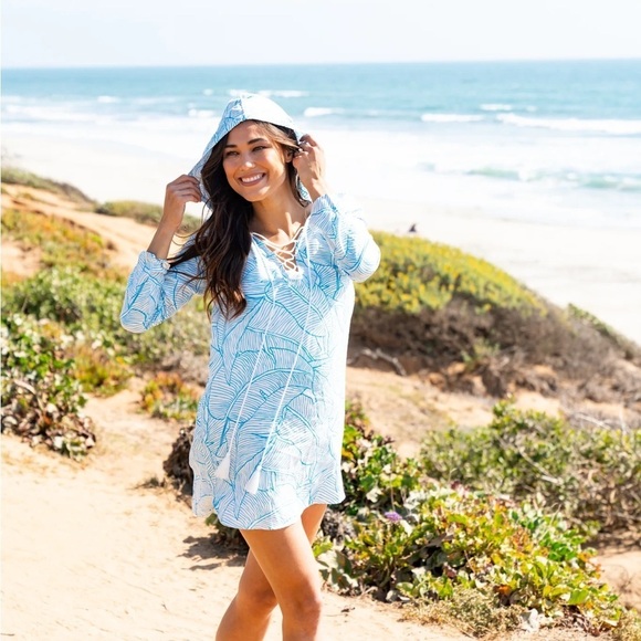 Charlie Holiday The Coco Coverup - Picture 3 of 12